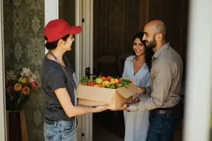 ارسال پک غذای رژیمی: فواید، انتخاب و نکات استفاده برای رژیم سالم. خدمات آسان و مغذی متناسب با ایرانیان.