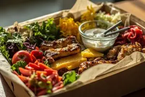 پک رژیمی: راهنمای کامل برای انتخاب و استفاده از پک‌های غذایی سالم و رژیمی متناسب با ذائقه ایرانی. فواید، انواع و نکات موفقیت را بیاموزید.